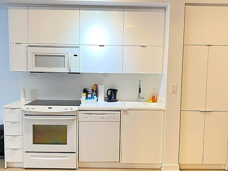 Stunning Condo Wit Amazing View 5Mins From Cntower Toronto Exterior foto