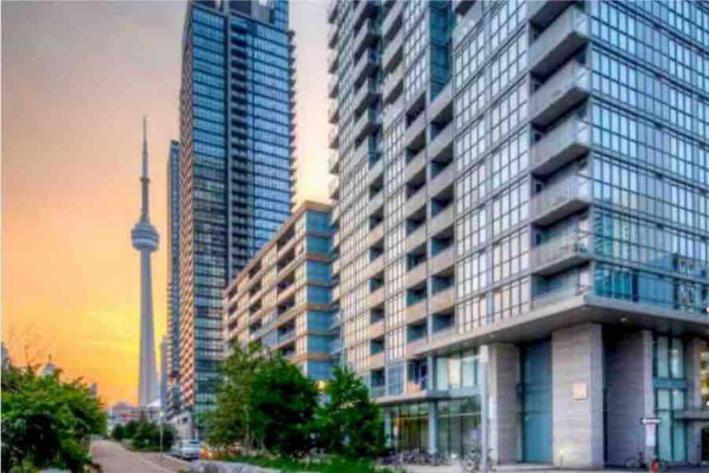 Stunning Condo Wit Amazing View 5Mins From Cntower Toronto Exterior foto